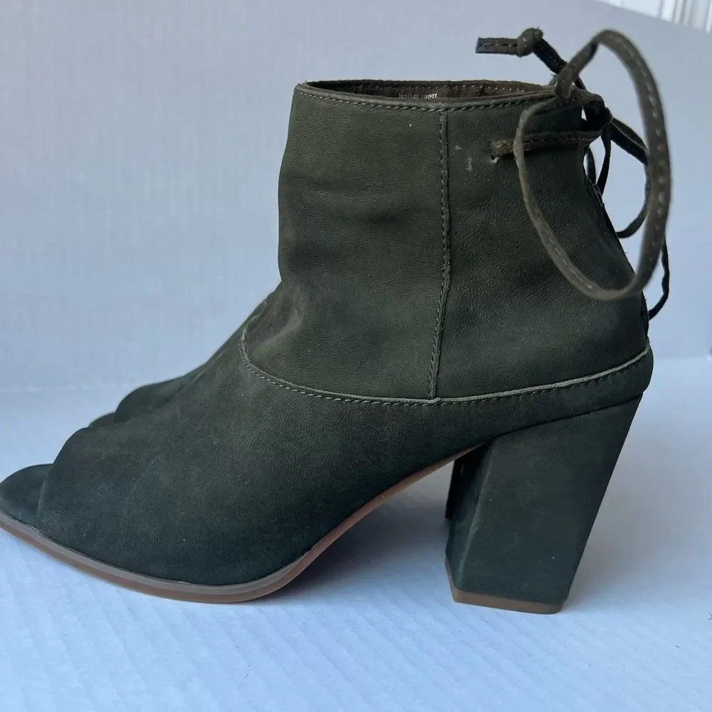 Seychelles Women’s Triple Threat Open Toe Booties in Olive ~ Size 8 & 1/2